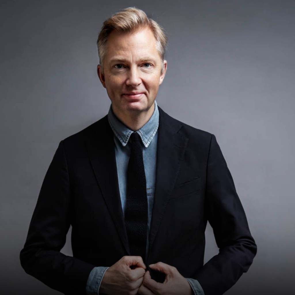 Erik Olkiewicz är hypnotisör och scenartist